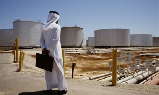 La OPEP+ extiende el recorte de su bombeo hasta fines de 2024